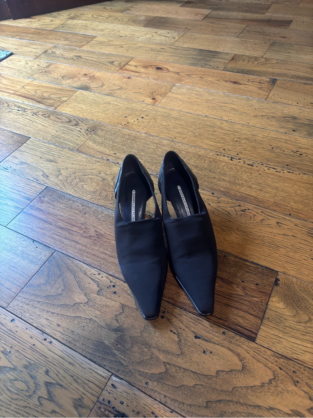 Donald J. Pliner Metro S4 Black Pointed Toe Women's Slip-On Kitten Heels Sz 7.5